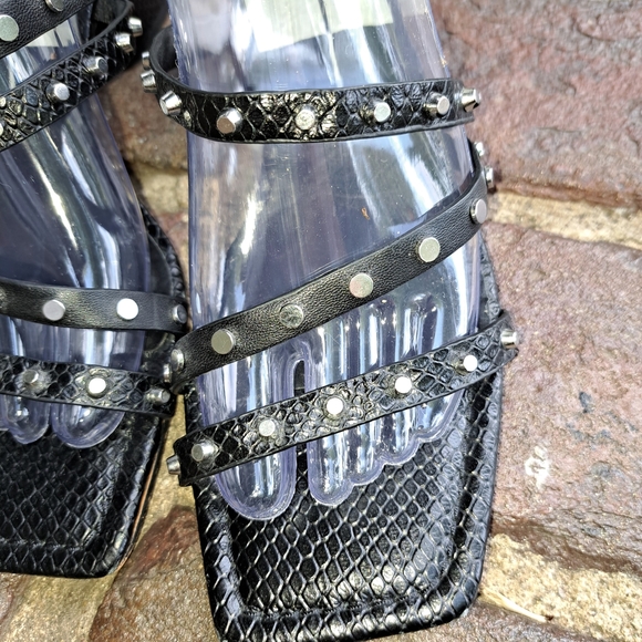 Dolce Vita Black Strappy Heels with Silver Accents B1 - Picture 3 of 10